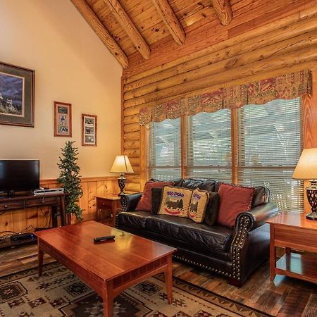 Villa Great Wolf Cabin In Pigeon Forge! Extérieur photo