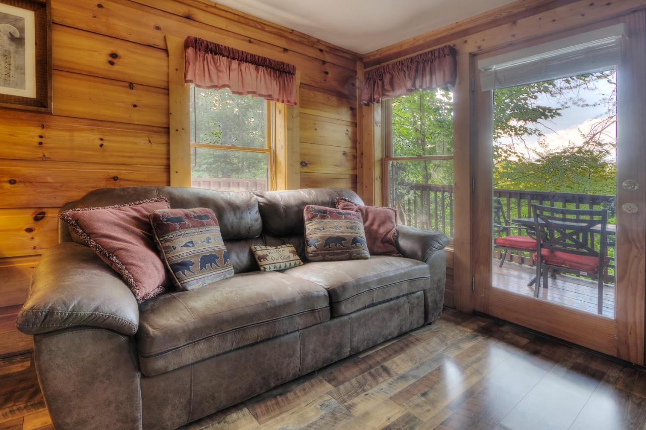 Villa Great Wolf Cabin In Pigeon Forge! Extérieur photo